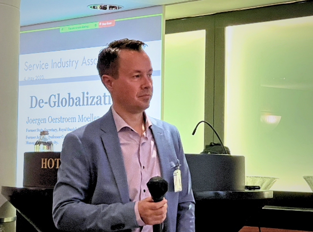 Picture of Lars Juhl on an event